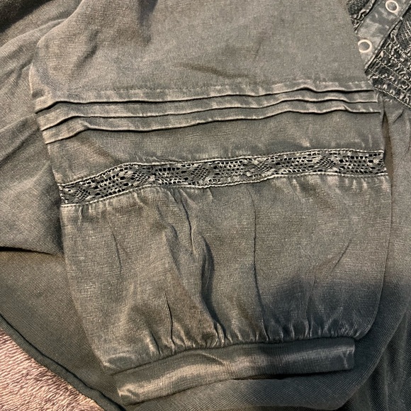 Top - Picture 4 of 5